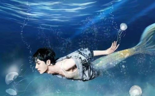 王一博自2024年4月完成電影《人魚》拍攝後,已近2年未再進劇組接演影視作品,外界對其動向早已充滿疑問,如今續約消息曝光,更讓「空白期原因」再度成為討論焦點。(圖/翻攝自微博)