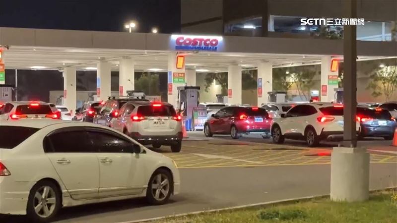 加油站貪食蛇再現,北屯好市多外傍晚再度湧現加油車潮
