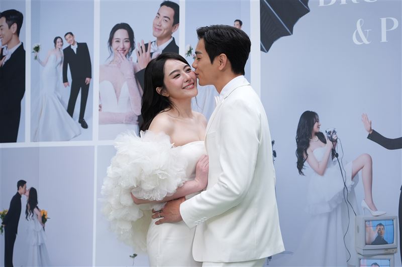 禾浩辰與吳品潔滿眼都是彼此，眼神甜到出汁。（圖／記者鄭孟晃攝影）