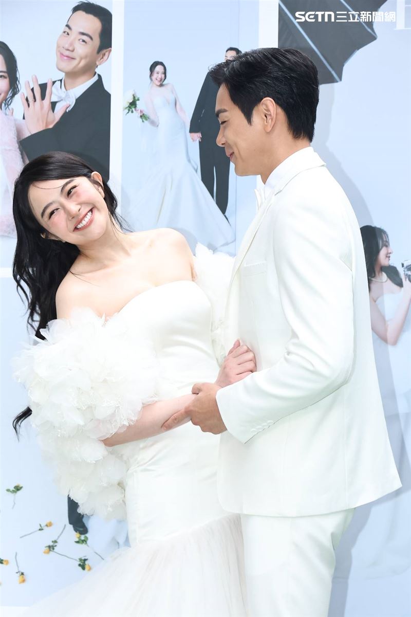 禾浩辰看著吳品潔露出寵溺微笑。（圖／記者鄭孟晃攝影）