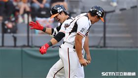 中職37年亞太棒球村成棒主球場首戰，統一獅指定打擊蘇智傑開轟。（圖／記者劉彥池攝影）