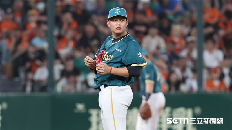 韋宏亮多帶2武器收效果　洪總一句話點醒