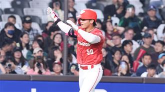 曾聖安炸前隊友超前轟！　龍隊開幕戰奪勝