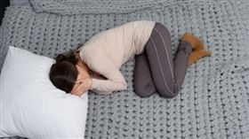 台中一名父親利用父親威嚴與經濟控制，逼女兒肉償抵債。（示意圖／unsplash）