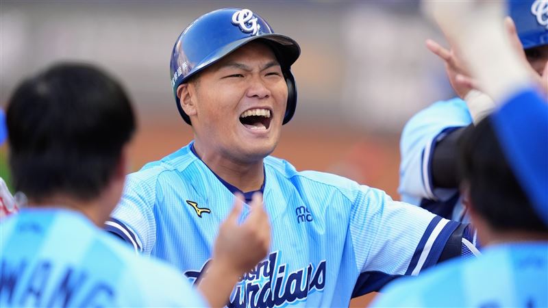 悍將狂敲17安擊倒兄弟 寫下1隊史新紀錄