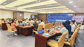 15家企業代表參加說明會，共投資新台幣11億元，結果卻是一場空。圖為羅湖區科工局開會畫面。（翻攝深圳市羅湖區人民政府官網）