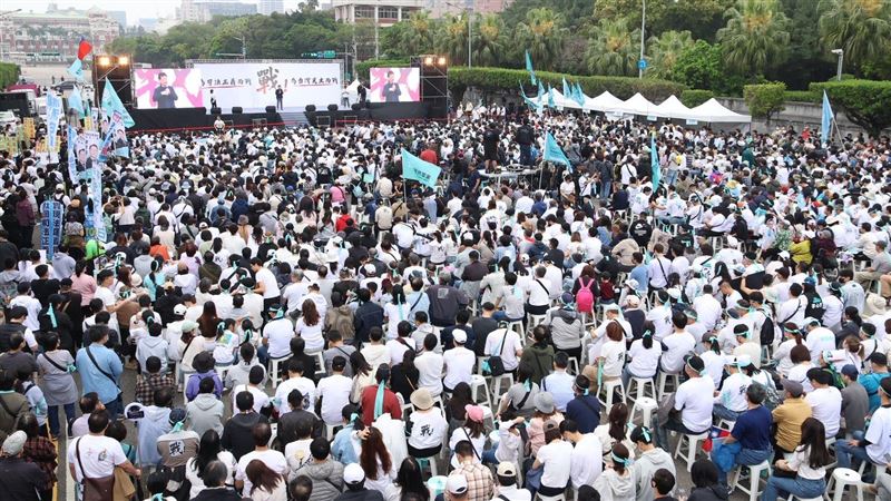 作家:民眾黨的存在就是「政治愛國獎券」