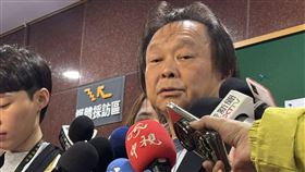 立委王世堅針對職場霸凌發聲，強調「追求效率不能當作惡性霸凌的藉口」。他指出長期壓榨、針對個人容貌或聲音的怒罵皆屬欺凌，呼籲上級單位必須追根究底調查，並感性喊話受害者：「一定要勇敢說出來！」（圖／記者師瑞德攝影）