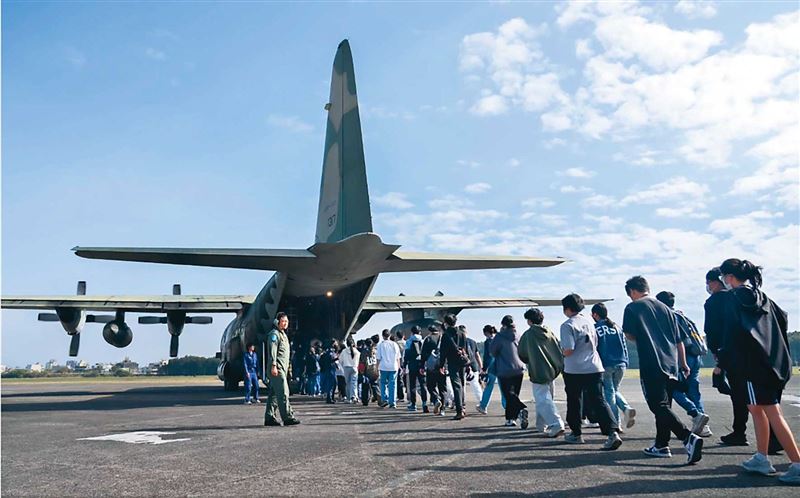 屏東基地是國軍重要基地，主要負責運輸、電偵及反潛任務，軍方添購AI系統攸關飛安。（軍聞社）