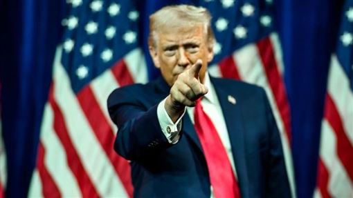 川普警告炸毀伊朗發電廠！費半跌315點