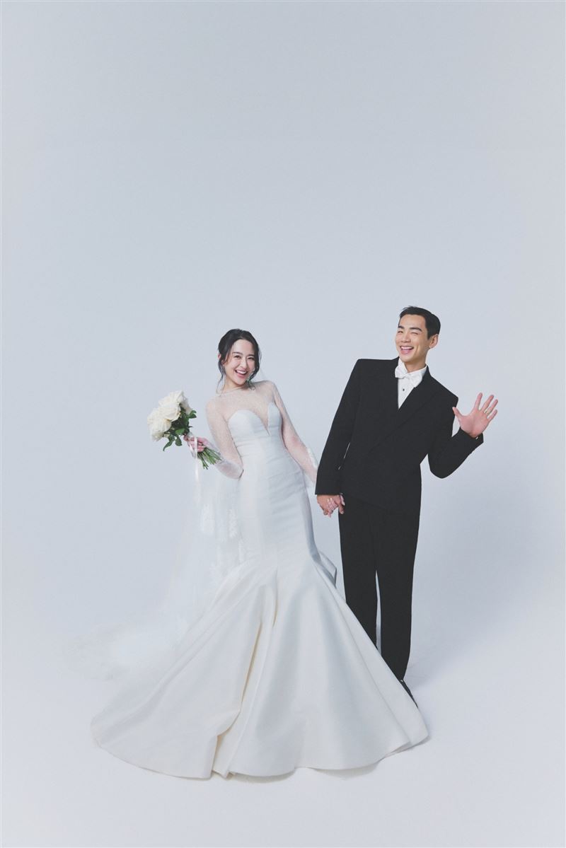 禾浩辰、吳品潔婚紗照。（圖／快樂成長娛樂提供）
