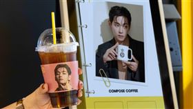 COMPOSE COFFEE引進全球代言人BTS V（金泰亨）專屬系列特調與限量杯套。（圖／品牌業者提供）