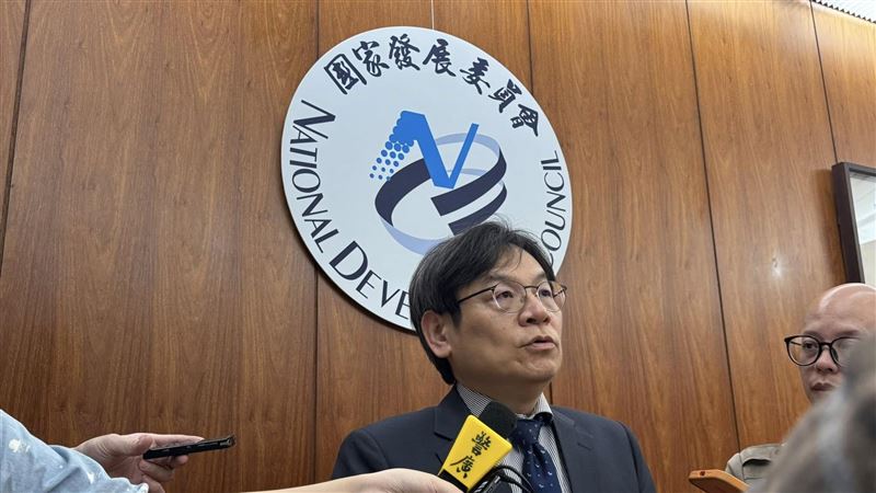 新/去賺川普的錢!國家融保千億當靠山