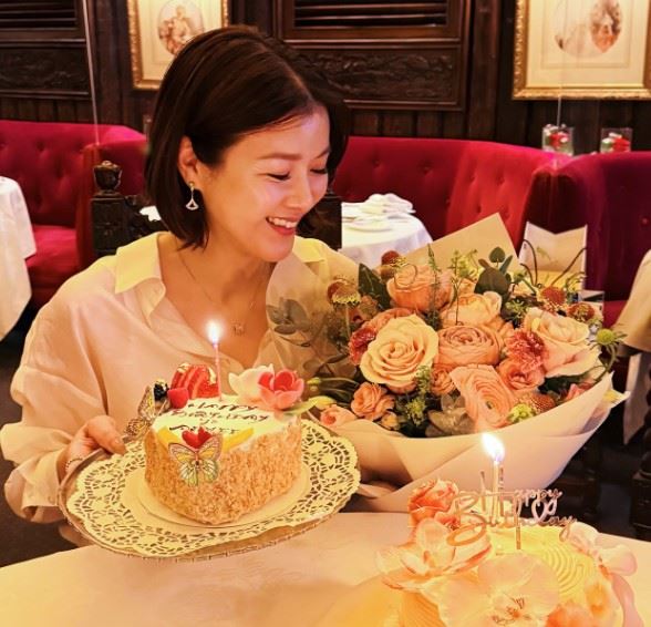 即將於4月1日滿45歲的陳茵媺，近日在社群分享提前慶生的照片。（圖／翻攝自陳茵媺IG）