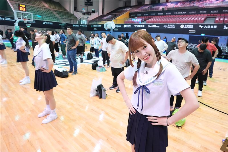 芮妮擔任小老師