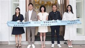 愛爾麗跨足生髮領域，全台首間生髮診所3/28正式開幕。韓方品牌總經理鄭孝俊現身一同出席剪綵儀式。（圖／業者提供）