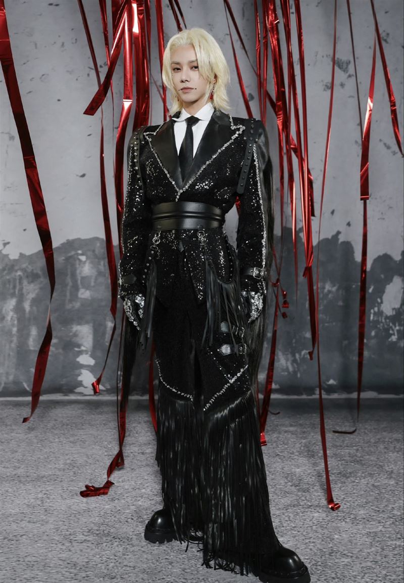 華晨宇也捲侵權風波。(圖/翻攝自微博)