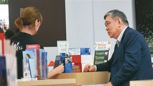 王文洋20歲小女友身分曝　已帶回家見親友