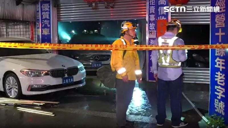中古車行火警，所有人員毫髮無傷。（圖／翻攝畫面）