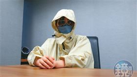 宋女接受本刊專訪，詳細透露和王文洋交往期間的細節，包括自己一開始為了錢，後來卻對總裁暈船的經歷。