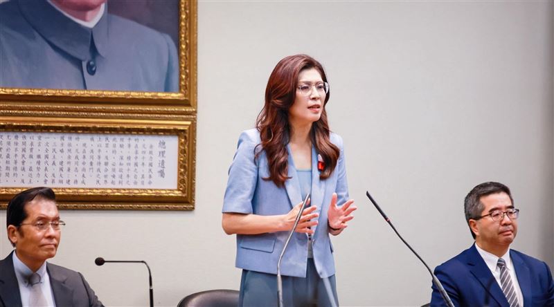 鄭麗文訪中壓制黨內雜音？學者曝重要意涵