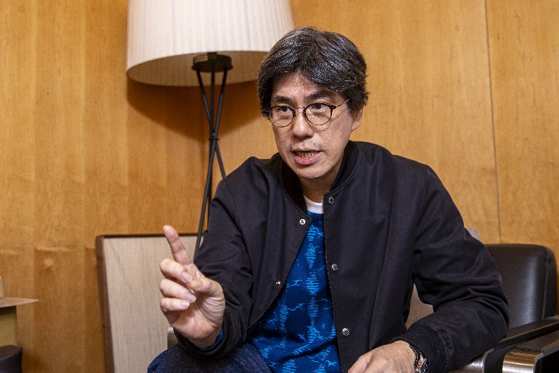 馬世芳（圖）主持「也好吃」節目，用料理說出人的核心故事，再搭配主題式的配樂，生成不一樣的料理節目。（圖／中央社）