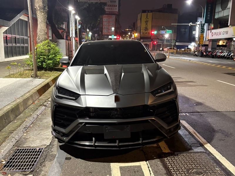 千萬超跑休旅車車主為中壢知名Youtuber。(圖/翻攝畫面)