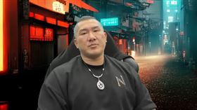 館長說，「國民黨欸！吃素的嗎？唉......很多人還是很看不起我們」。（圖／翻攝自館長惡名昭彰YouTube頻道）