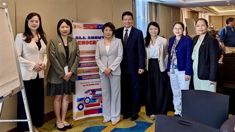 台灣首位!她代表民進黨當選CALD青年主席