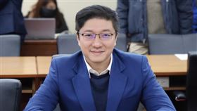 國民黨立委張智倫身家驚人，夫妻坐擁台、美共計111筆土地。（圖／翻攝自張智倫臉書）