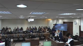 律師列10點轟柯文哲：腦袋裡就是毛澤東