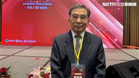 獲得「特殊貢獻獎」的退休教授賴兩陽。（圖／記者蔣季容攝影）