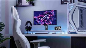 ROG Strix OLED XG27AQDMGR搭載27吋QHD TrueBlack Glossy WOLED面板，其採用零霧度光學層與抗反射結構，可在不同環境光線下呈現穩定對比表現。
