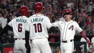 卡洛爾前2局三壘打+開轟！　寫響尾蛇隊史