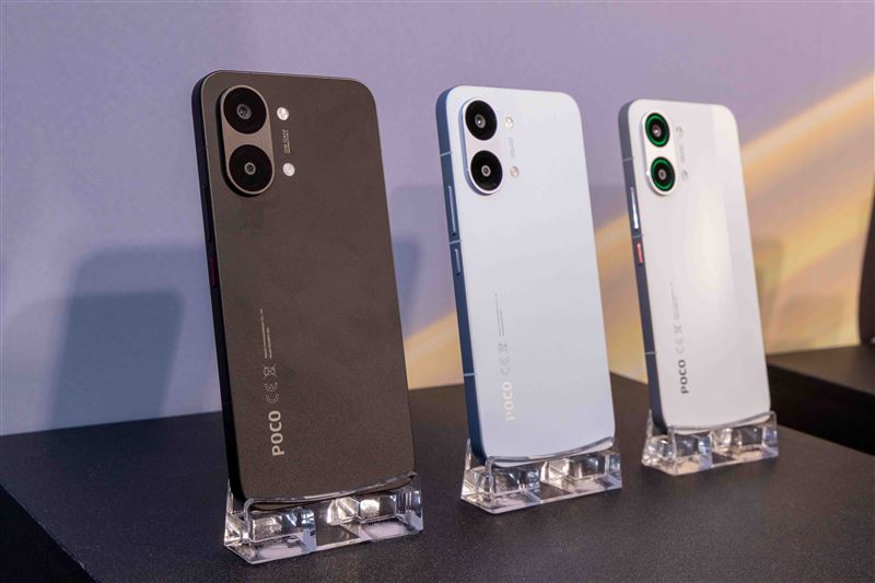 POCO X8 Pro Max搭載POCO史上最大的8500mAh矽碳電池，支援100W HyperCharge極速快充