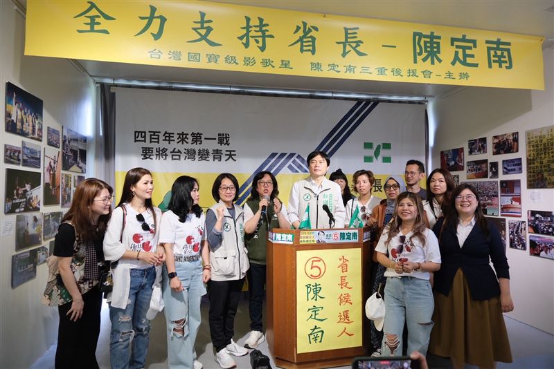 民進黨舉辦「新住民文化交流深耕研習暨參訪」，邀請來自北部的新住民朋友實地走訪總統府、陳定南紀念園區等地（圖／民進黨提供）