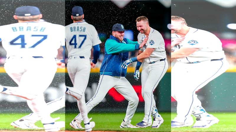 洛利（Cal Raleigh）敲出再見安打。（圖／翻攝自水手推特）