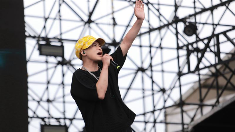 彈頭出遊加勒比海直擊抹香鯨分娩全程。(圖/美秀創意提供)