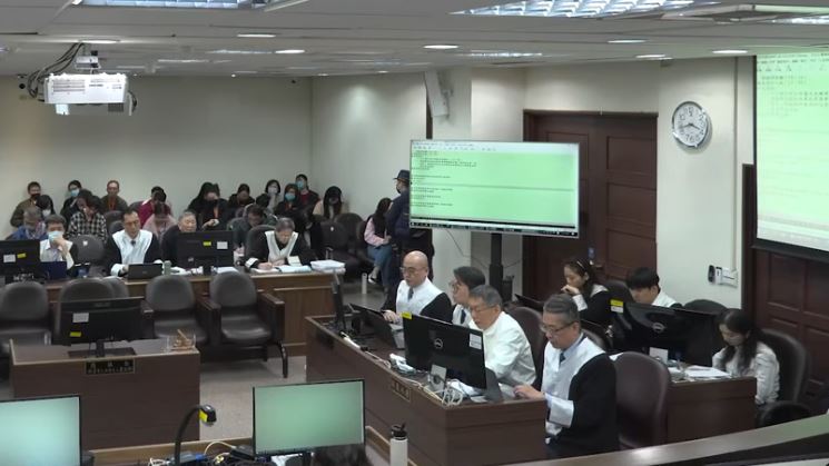 柯文哲在庭上透露曾有通靈人上門轉述父親遺言。(圖/翻攝自台北地方法院YouTube頻道)