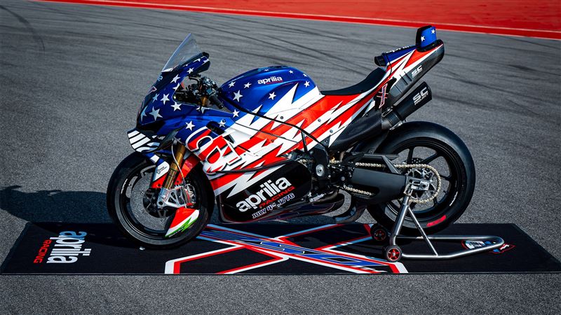 全車採用鋁合金車架與頂級Öhlins懸吊。(圖/翻攝Aprilia網站)