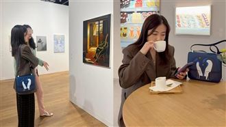 有錢買不到　千億富太拎400萬愛馬仕現身