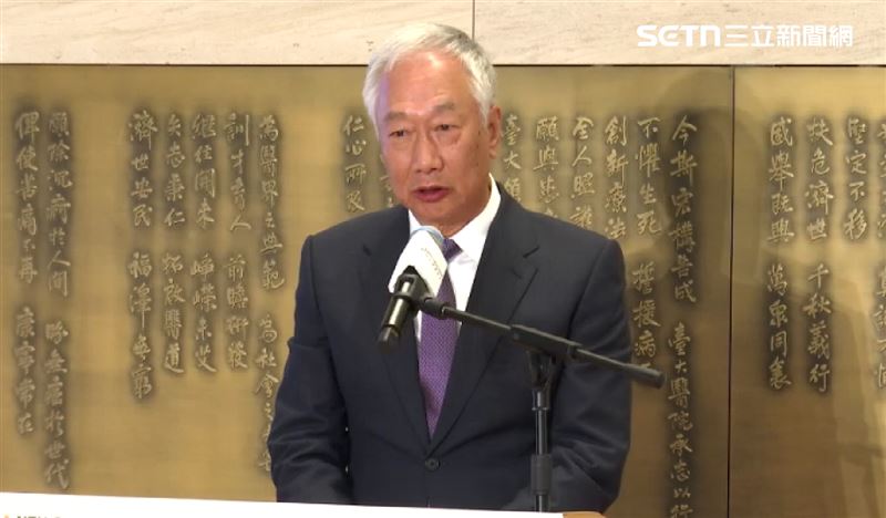 鴻海尾牙，郭台銘提供1000萬元紅包10包、20萬元1000包