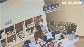 狼醫，重光醫院副院長，診所，強行摟抱女員工,伸鹹豬手,除夕(圖／翻攝自記者爆料網)