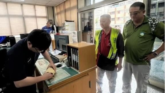 百歲人瑞遺物回收 衣櫃掉出50萬家屬急領