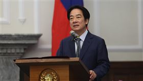 賴總統接見美聯邦參議院跨黨派議員（1）總統賴清德（圖）30日上午在總統府接見美國聯邦參議院外交委員會民主黨首席議員夏亨（Jeanne Shaheen，另譯：夏欣）及共和黨參議員匡希恆（John Curtis）所率跨黨派訪問團，賴總統致詞時強調，政府對提升自我防衛能力，以及加強台美合作，確保國家安全的決心和承諾，沒有絲毫改變。中央社記者吳家昇攝　115年3月30日