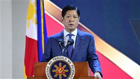 菲律賓總統小馬可仕菲律賓總統小馬可仕31日晚上將在香格里拉對話開幕式發表主題演說。圖為小馬可仕21日出席在馬尼拉舉辦的第6屆印太商業論壇。中央社特約記者Edward Bungubung攝  113年5月31日