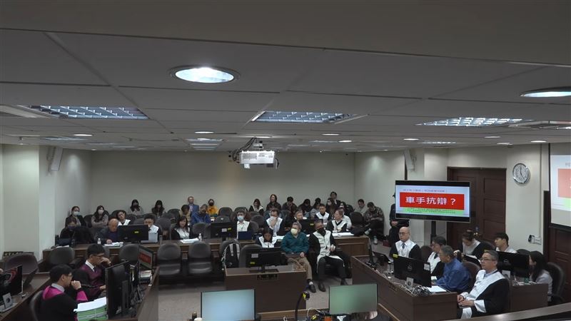 柯踩飛輪收錢辯「轉手」 檢神回網笑翻