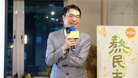 民進黨青年部舉辦的「週二熬民主」系列講座啟動縣市首長巡迴場次，首場邀請民進黨南投縣長候選人温世政（圖／民進黨提供） 