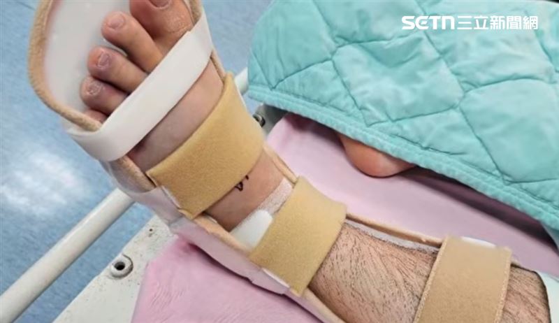 這一撞,全身多處骨折,8歲兒子還差點被輾過,九死一生。(圖/翻攝畫面)