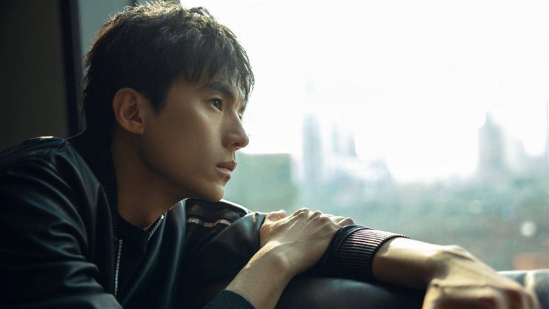 帶小孩跟小三開房拍裸照 男星遭正宮抓包